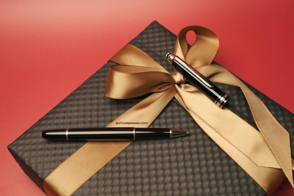 Những mẫu bút bi nước Montblanc hiện đang có mặt tại cửa hàng Bút Chính Hãng - nhung mau but bi nuoc montblanc hien dang co mat tai cua hang but chinh hang 2