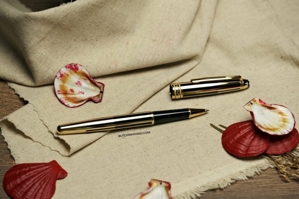 Những mẫu bút bi nước Montblanc hiện đang có mặt tại cửa hàng Bút Chính Hãng - nhung mau but bi nuoc montblanc hien dang co mat tai cua hang but chinh hang 5