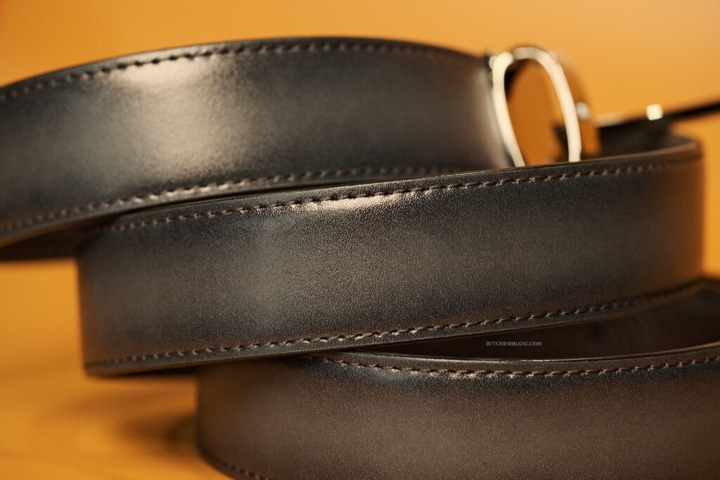 Chiếc thắt lưng màu xám đặc biệt mà bạn có thể bỏ lỡ - Montblanc Men’s Reversible Business Leather Belt 70D9B2A9 B447 4E0E 9E40 FFBC412A7495 1 201 a