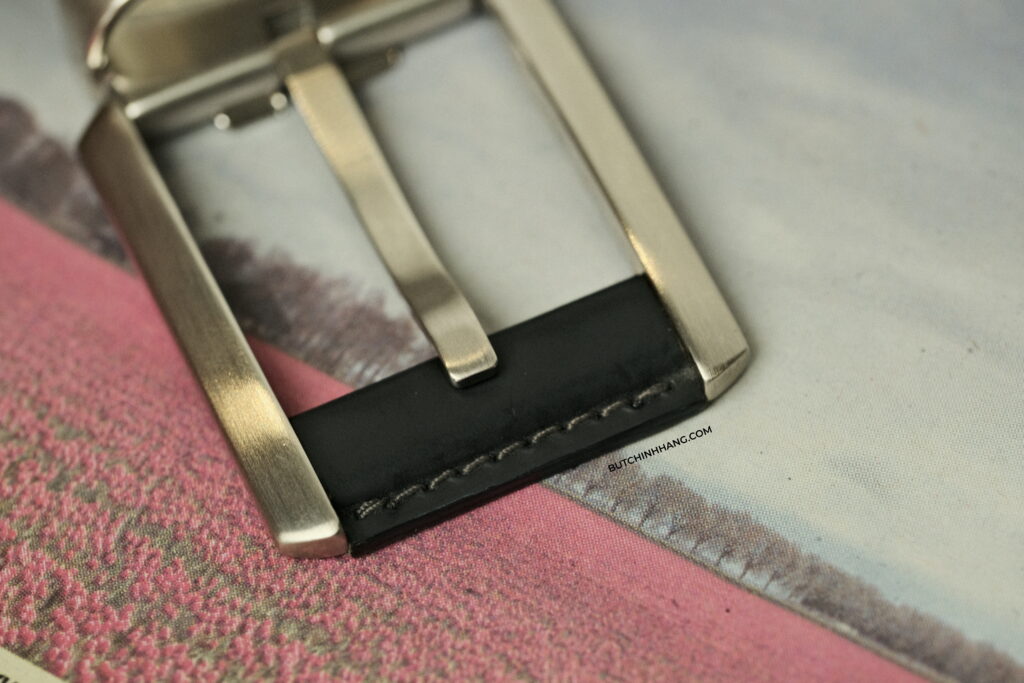 Mẫu thắt lưng 38158 Montblanc Contemporary Reversible Leather Belt với mặt khoá khác biệt DSCF0331