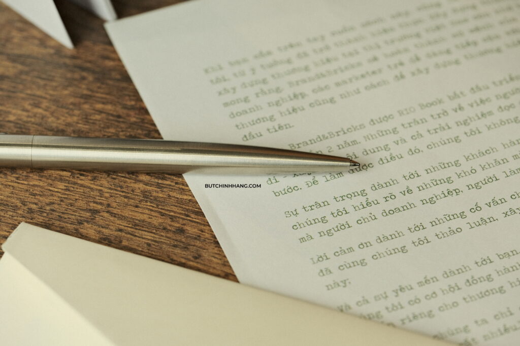 Mẫu bút cổ Montblanc Slimline Platinum coated - nhỏ nhắn và tiện dụng DSCF0350