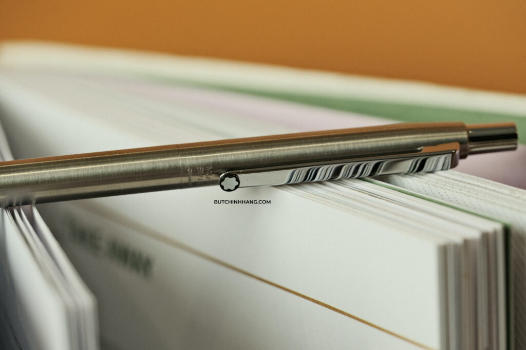 Mẫu bút cổ Montblanc Slimline Platinum coated - nhỏ nhắn và tiện dụng DSCF0351