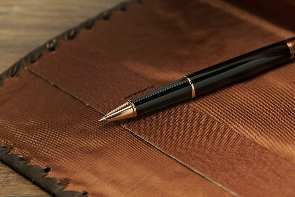 Cổ điển xen lẫn hiện đại, bút bi nước Montblanc Meisterstuck Solitaire Doué Geometry Classique đầy kiêu hãnh trong thiết kế lấp lánh  DSCF9170