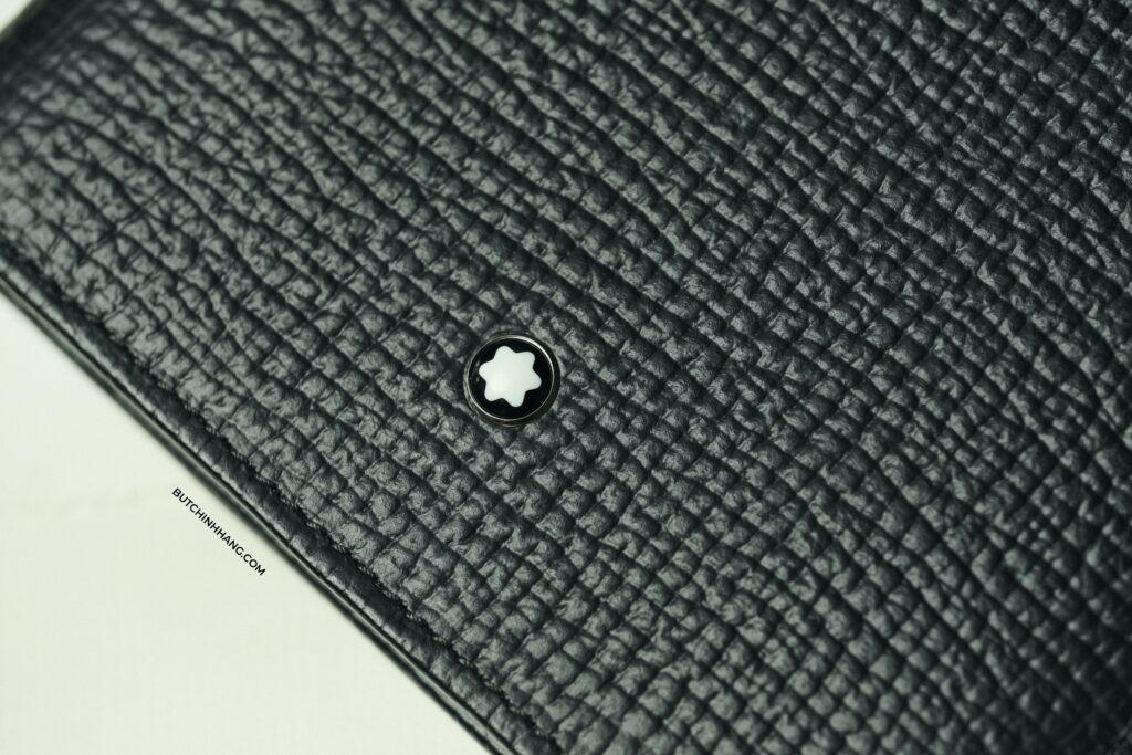 Chiếc ví với thiết kế đơn giản nhưng vẫn vô cùng thời trang Montblanc Leather Goods Meisterstuck-Selection Wallet DSCF9858
