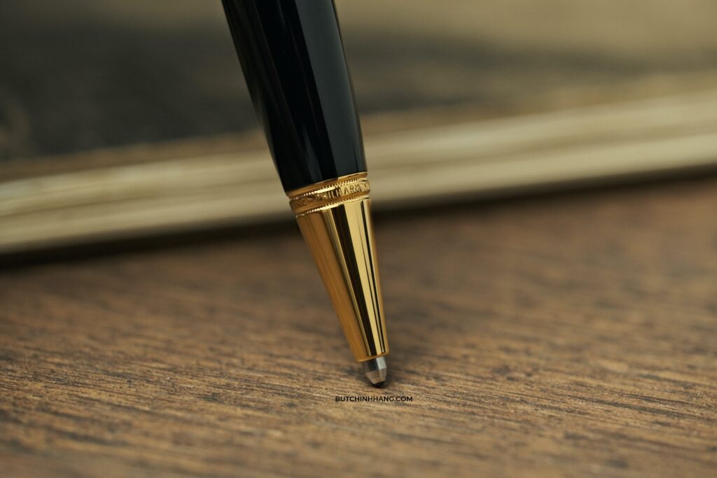 Những chi tiết đặc biệt trên mẫu bút Montblanc Leonard Bernstein Special Edition Ballpoint Pen DSCF9863