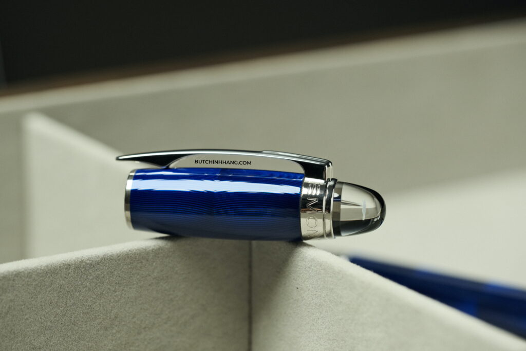 Những đường vân đặc biệt trên mẫu bút bi nước Montblanc Starwalker Cool Blue - DSCF9964