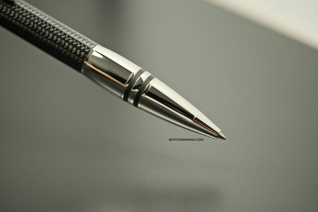 Muôn vàn sợi carbon cao cấp trên mẫu bút bi xoay Montblanc Starwalker Carbon  - muon van soi carbon cao cap tren mau but bi xoay montblanc starwalker carbon 1