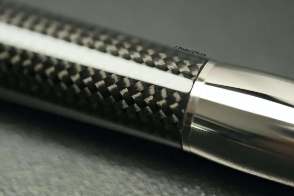 Muôn vàn sợi carbon cao cấp trên mẫu bút bi xoay Montblanc Starwalker Carbon  - muon van soi carbon cao cap tren mau but bi xoay montblanc starwalker carbon 2