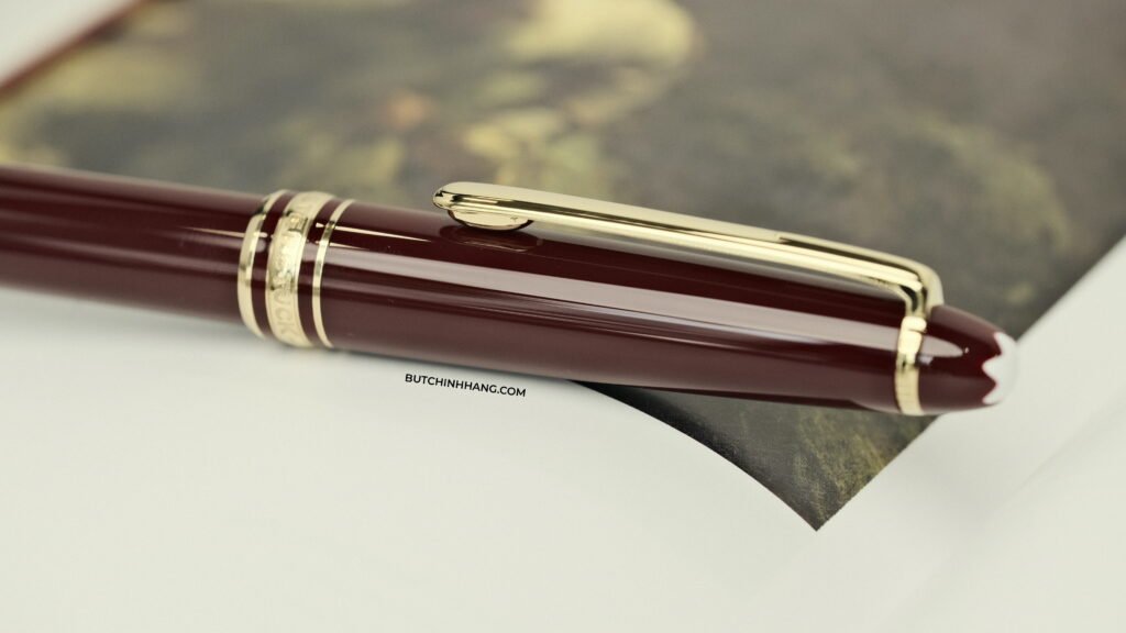 Burgundy - màu đỏ rượu vang cùng phiên bản bút Montblanc Meisterstuck Classique Burgundy Ballpoint Pen - DSF1585