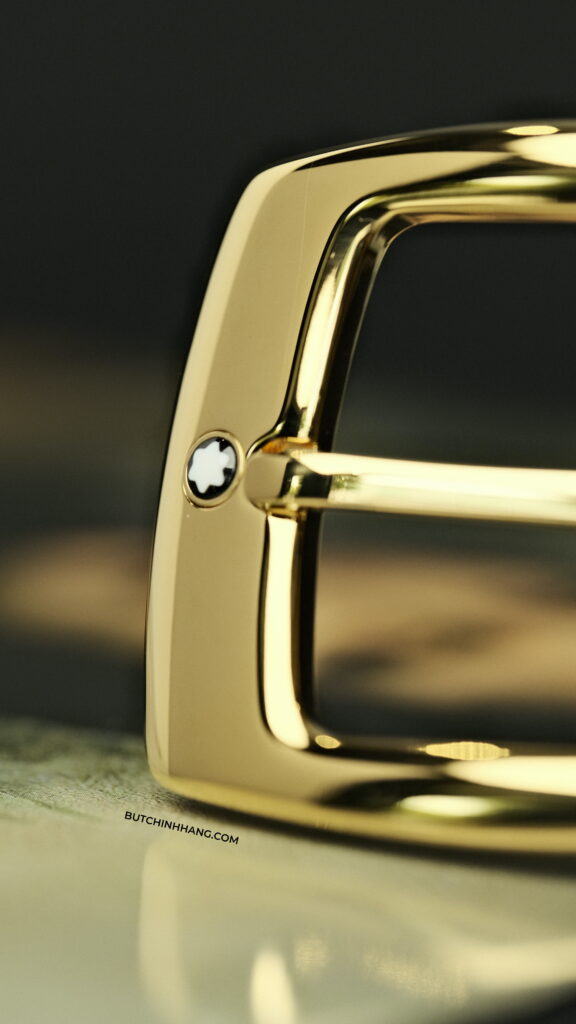Thắt lưng Montblanc Belt GP-Buckle - Phiên bả thắt lưng với thiết kế hiện đại cùng màu vàng gold sang trọng DSF1597