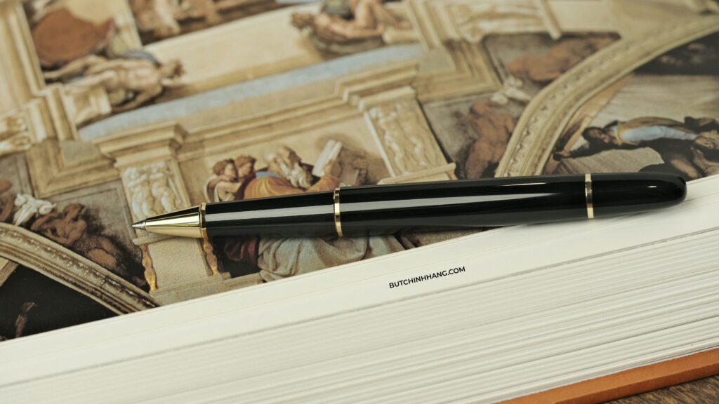Mẫu bút bi nước Montblanc truyền thống - Meisterstuck Classique Gold Plated 12890 DSF1857