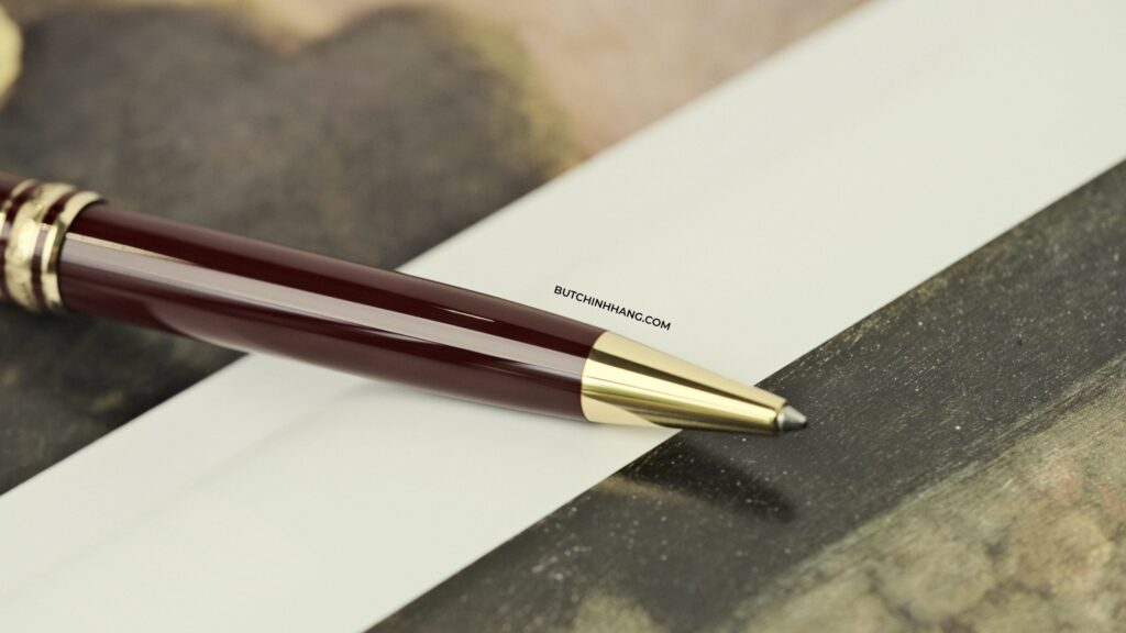 Burgundy - màu đỏ rượu vang cùng phiên bản bút Montblanc Meisterstuck Classique Burgundy Ballpoint Pen - burgundy mau do ruou vang cung phien ban but montblanc meisterstuck classique burgundy ballpoint pen 2