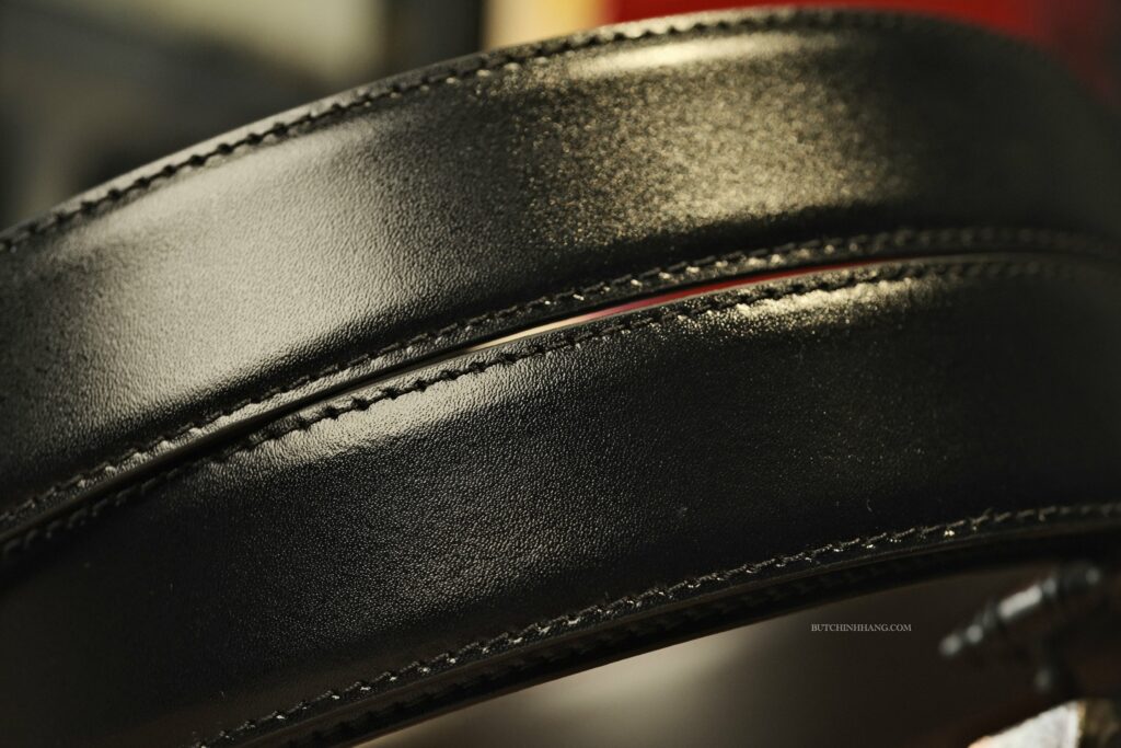 Chiếc thắt lưng Montblanc Casual Curved Horseshoe Reversibe Belt 114412 - Mẫu thắt lưng văn phòng tiện dụng - chiec that lung montblanc casual curved horseshoe reversibe belt 114412 mau that lung van phong tien dung 1