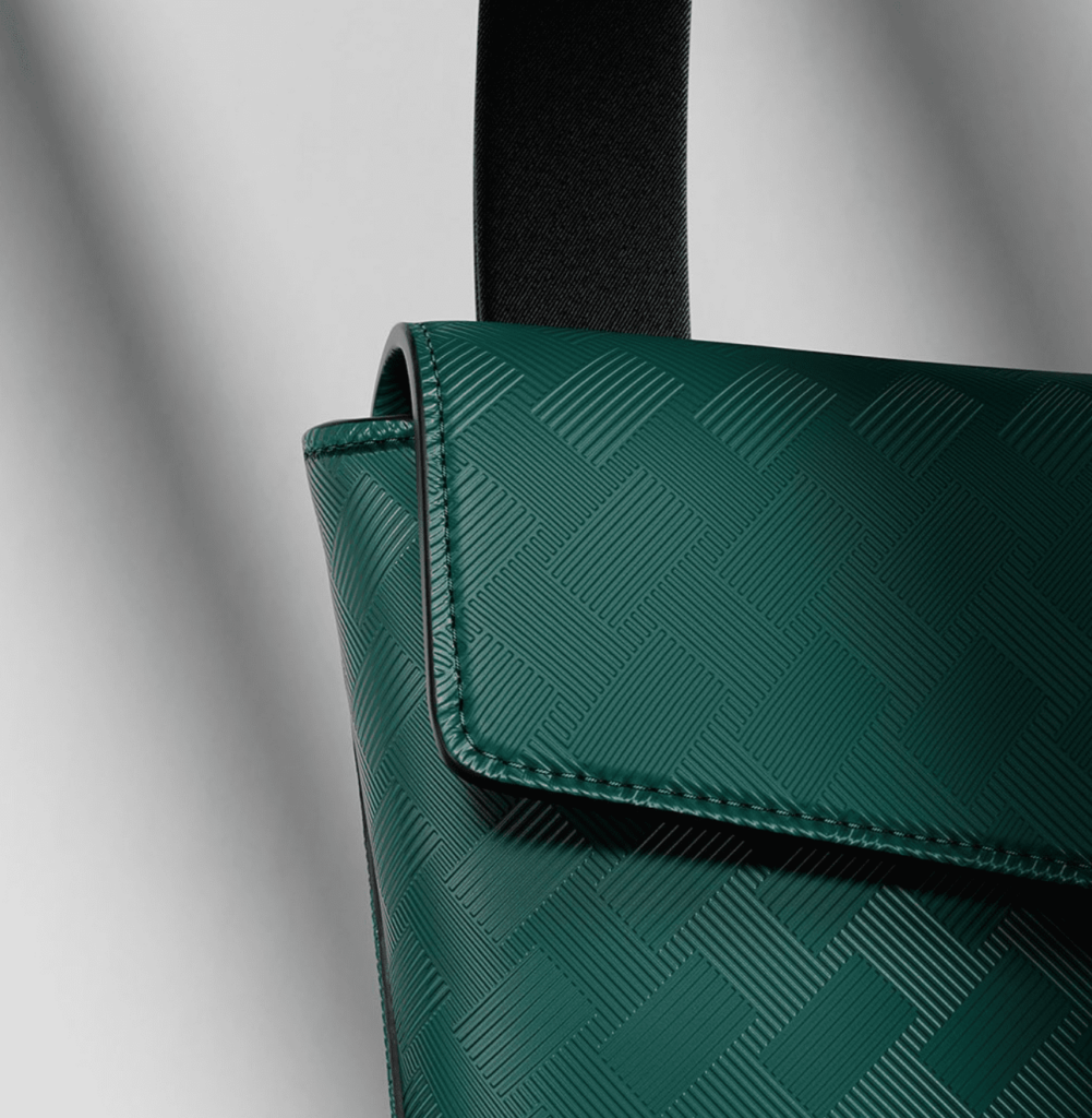 Giới thiệu - Montblanc Extreme 3.0 envelope bag with M LOCK 4810 buckle - chiếc túi xanh lá đầy sự hiện đại - gioi thieu montblanc extreme 3.0 envelope bag with m lock 4810 buckle chiec tui xanh la day su hien dai
