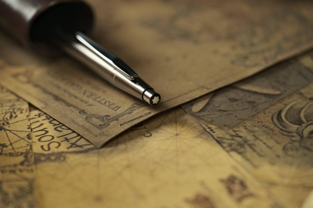 The Montblanc Slimline Platinum Coated ballpoint pen is full of nostalgia - the Montblanc Slimline Platinum Coated Ballpoint Pen is full of nostalgia