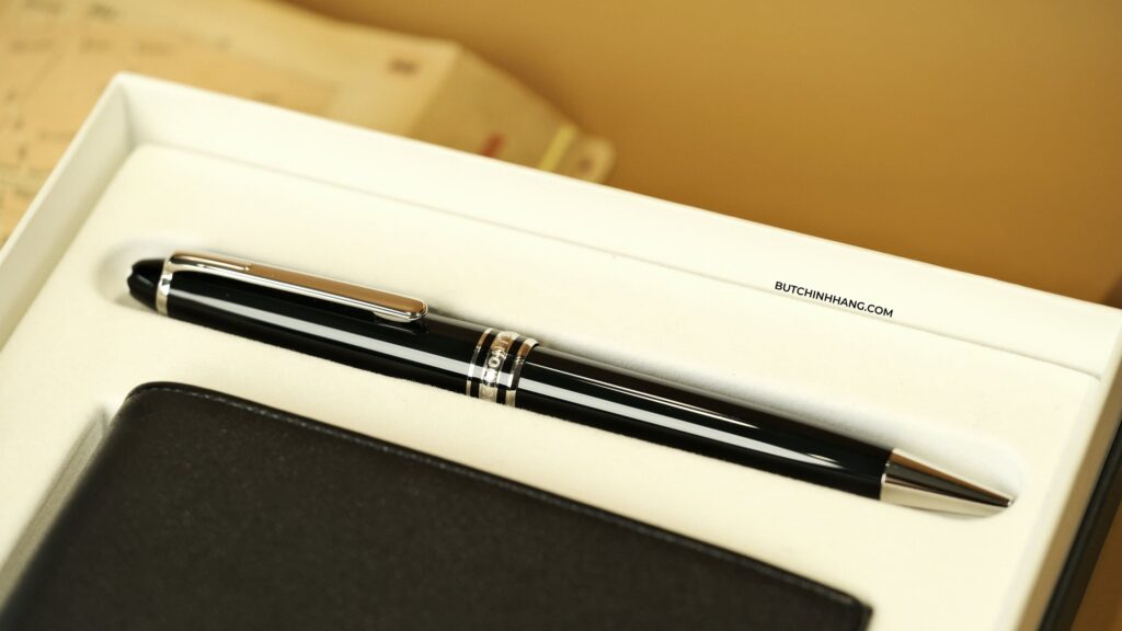Set quà tặng cao cấp dành cho đồng nghiệp, khách hàng, người thân - Montblanc Meisterstuck Classique Platinum & MST Wallet Black - set qua tang cao cap danh cho dong nghiep khach hang nguoi than montblanc meisterstuck classique platinum amp mst wallet black 1