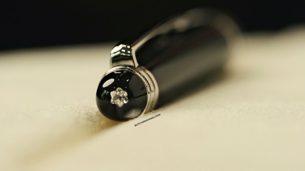 Phiên bản bút bi Montblanc Meisterstück Mozart Diamond Rollerball Pen(Mini) với viên kim cương Montblanc - DSF2185