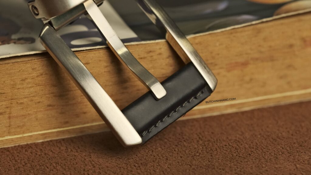 Thắt lưng Montblanc Contemporary Reversible Leather Belt 38158 - Chiếc thắt lưng cổ điển với thiết kế lạ mắt - that lung montblanc contemporary reversible leather belt 38158 chiec that lung co dien voi thiet ke la mat 2