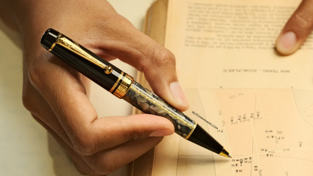 Chiếc bút bi Montblanc Alexandre Dumas Writers Edition Limited - một tác phẩm nghệ thuật để tạo ra nghệ thuật DSCF2894