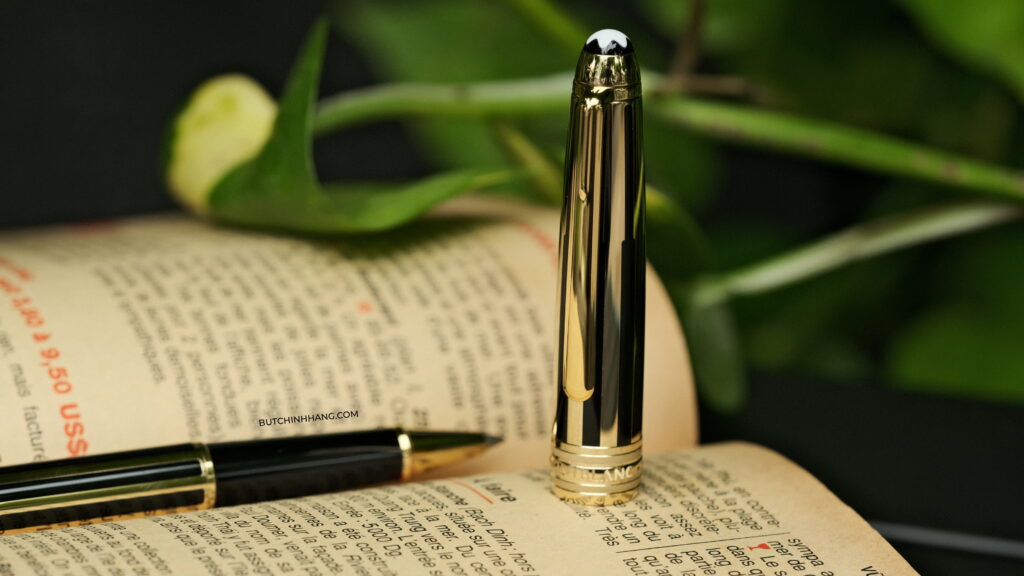 Montblanc Meisterstuck Solitaire Gold & Black - Mẫu bút bi nước của sự sáng tạo kết hợp sang trọng cổ điển - DSCF3130