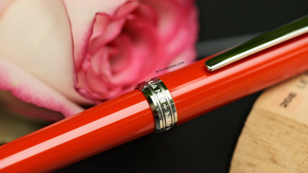 PIX Red - Mẫu bút bi Montblanc giá thành tốt nhưng vẫn có chất lượng cực cao DSCF3136