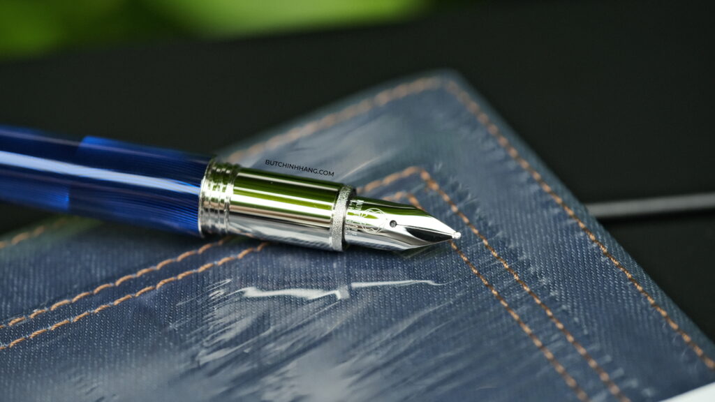 Montblanc Starwalker Cool Blue - Phiên bản bút máy với phần thân bút sơn mài xanh quyến rũ - DSCF3145