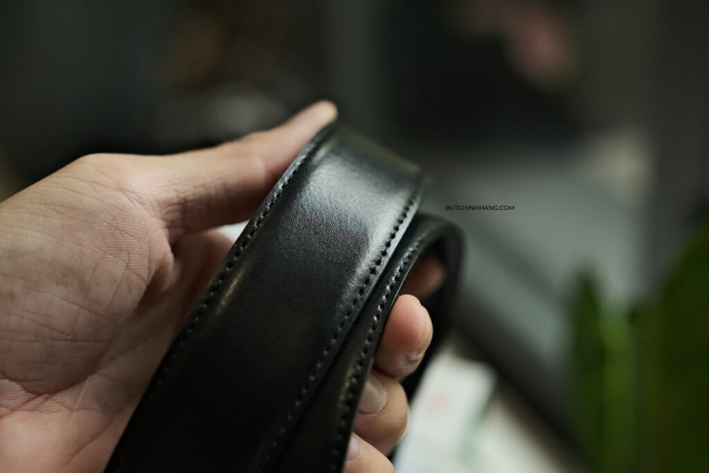 Thắt lưng Montblanc Reversible Chrome Tanned Leather Belt 109740 - Chất liệu da cao cấp và sơn mài trên mặt khoá DSCF3258