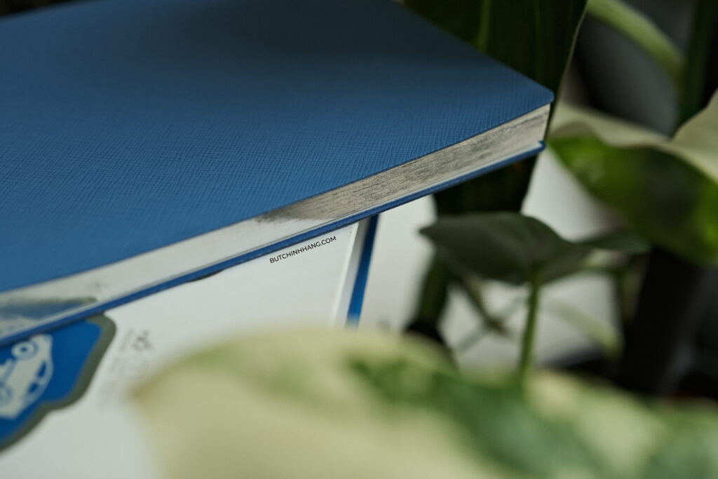 Sổ da Montblanc Notebook 146 Technicolor Blue 124172 - Chiếc sổ da đi cùng bạn trong suốt ngày dài - DSCF3290