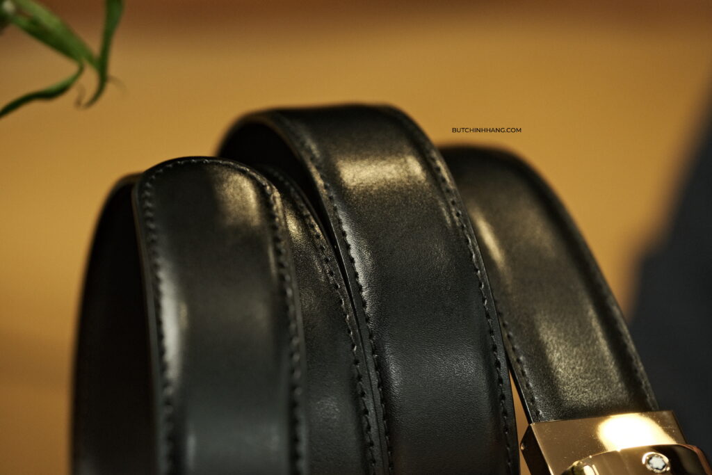  Thắt lưng Montblanc Classic Rose Gold Reversible Leather Belt - một sự kết hợp giữa cổ điển và phong cách tinh tế, hiện đại DSCF3507