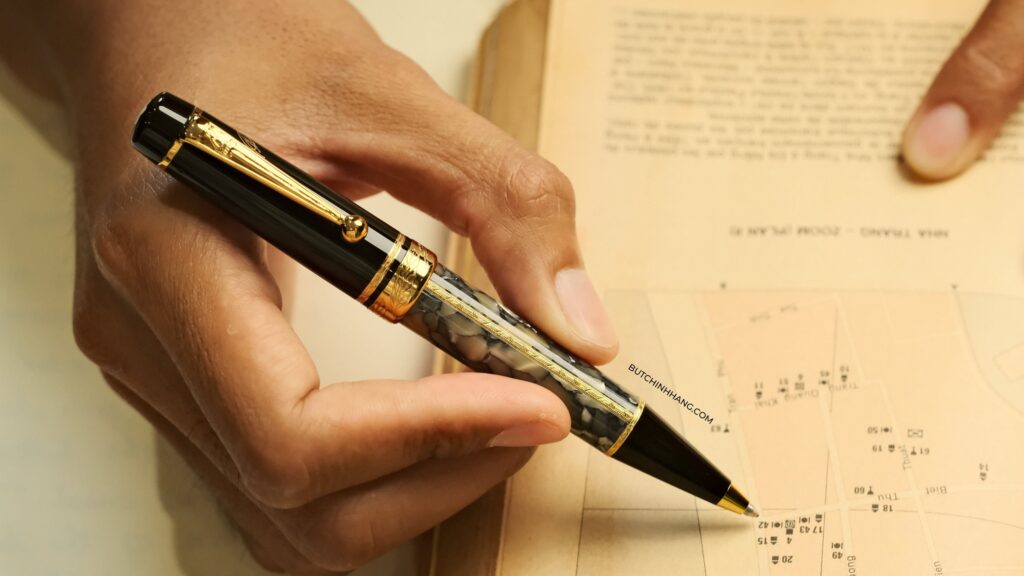 Chiếc bút bi Montblanc Alexandre Dumas Writers Edition Limited - một tác phẩm nghệ thuật để tạo ra nghệ thuật - chiec but bi montblanc alexandre dumas writers edition limited mot tac pham nghe thuat de tao ra nghe thuat 2