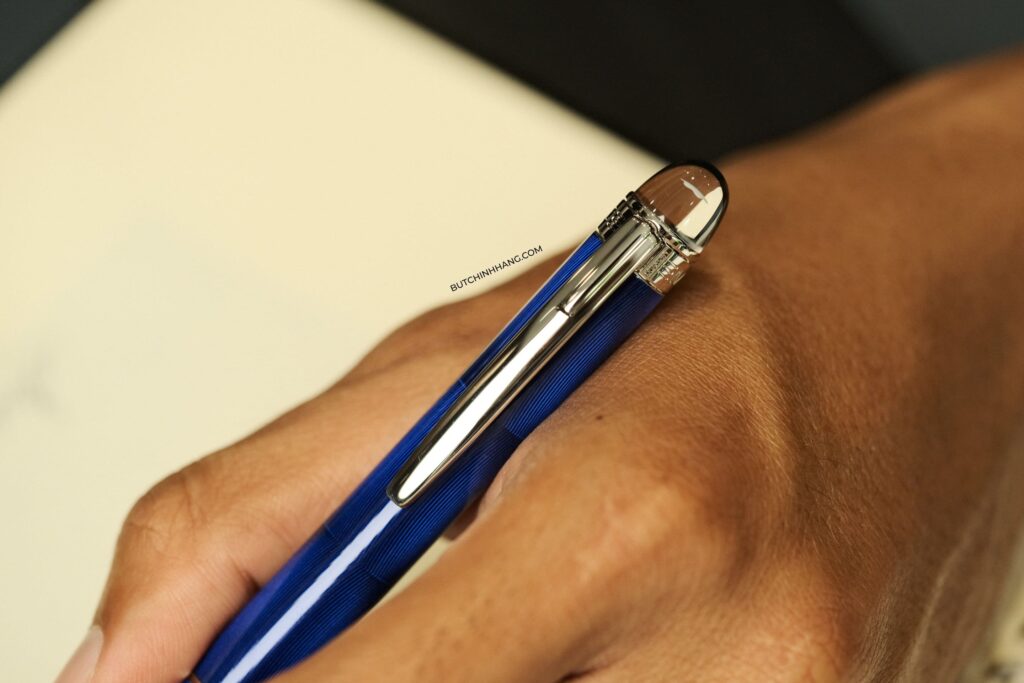 Một tác phẩm nghệ thuật và biểu tượng của sự tinh tế - Montblanc Starwalker Cool Blue Ballpoint Pen  - mot tac pham nghe thuat va bieu tuong cua su tinh te montblanc starwalker cool blue ballpoint pen 1