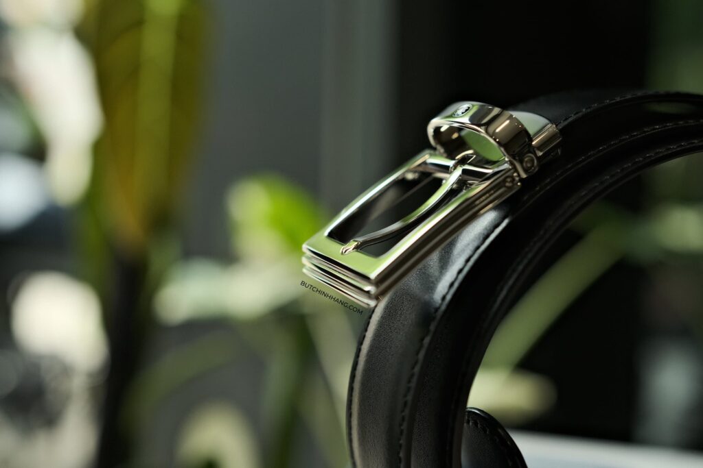 Thắt lưng Montblanc Classic Line Reversible Leather Belt 107664 - Kết hợp tinh tế giữa thời trang và chất lượng - that lung montblanc classic line reversible leather belt 107664 ket hop tinh te giua thoi trang va chat luong 1
