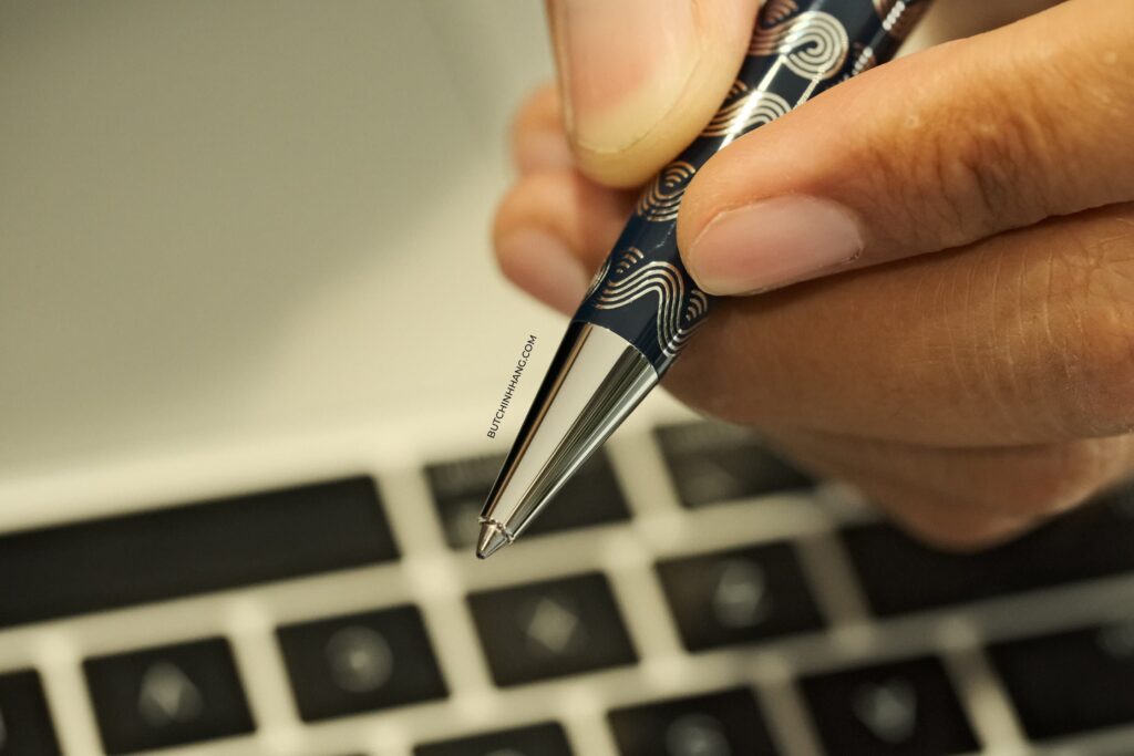 Vẻ đẹp của mẫu bút Montblanc Meisterstuck Around the World in 80 Days Solitaire Midsize - Phiên bản cao cấp đặc biệt - ve dep cua mau but montblanc meisterstuck around the world in 80 days solitaire midsize phien ban cao cap dac biet 1