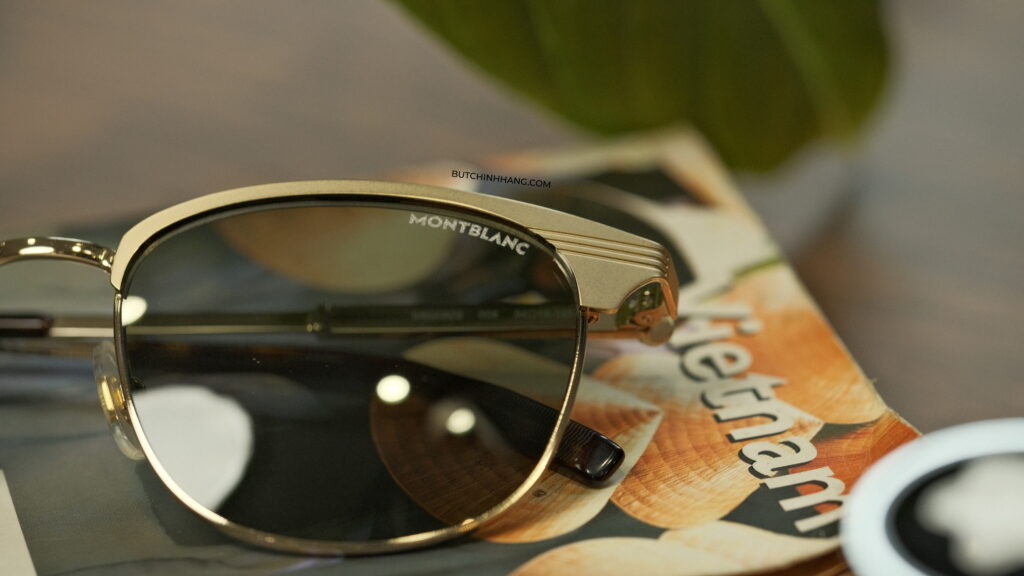 Sự hòa quyện hoàn hảo giữa phong cách retro và chất lượng cao cấp với Kính mát Montblanc Retro Sunglasses Matte Gold/Havana MB0092S. DSCF4076
