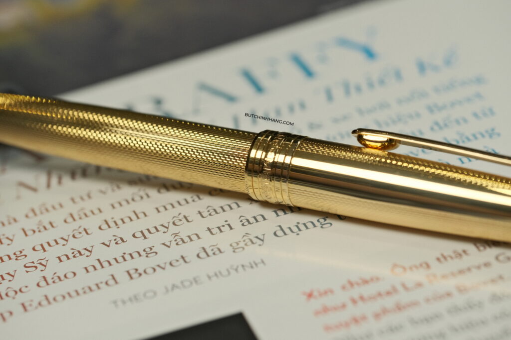 Mẫu bút cực kỳ hiếm gặp ở thời điểm hiện tại - Bút Montblanc Meisterstuck Solitaire Barley Corn Gold Plated BallPoint Pen 1644 DSCF4509