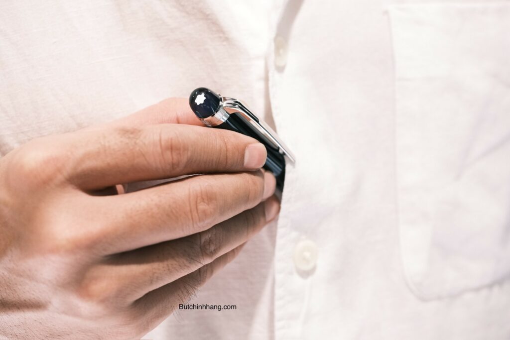 Bút Montblanc đơn thuần là bút ký hay còn là phụ kiện sang trọng dành cho phái nam - but montblanc don thuan la but ky hay con la phu kien sang trong danh cho phai nam 2