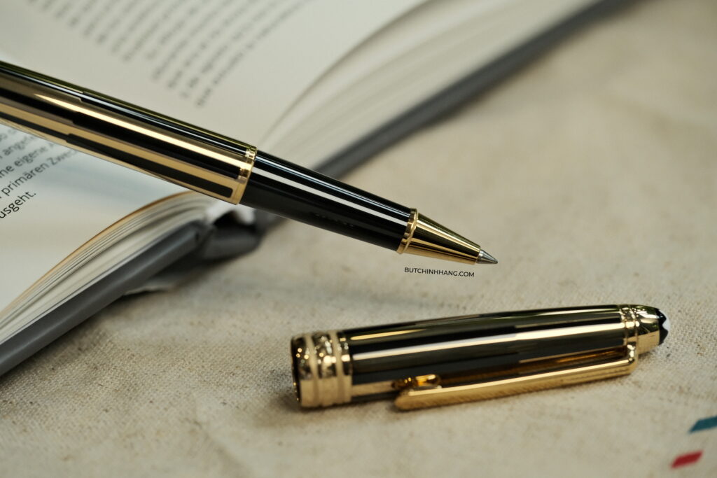 Sự cao cấp đến từng chi tiết của mẫu bút Montblanc Meisterstuck Solitaire Gold & Black Rollerball Pen 35982 DSCF4908