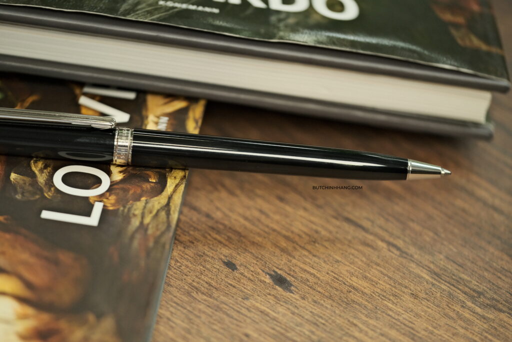 Vẻ đẹp của những thiết kế bút thế kỷ XX - Bút Montblanc Noblesse Oblige Platinum Plated Ballpoint Pen 15231 DSCF5005