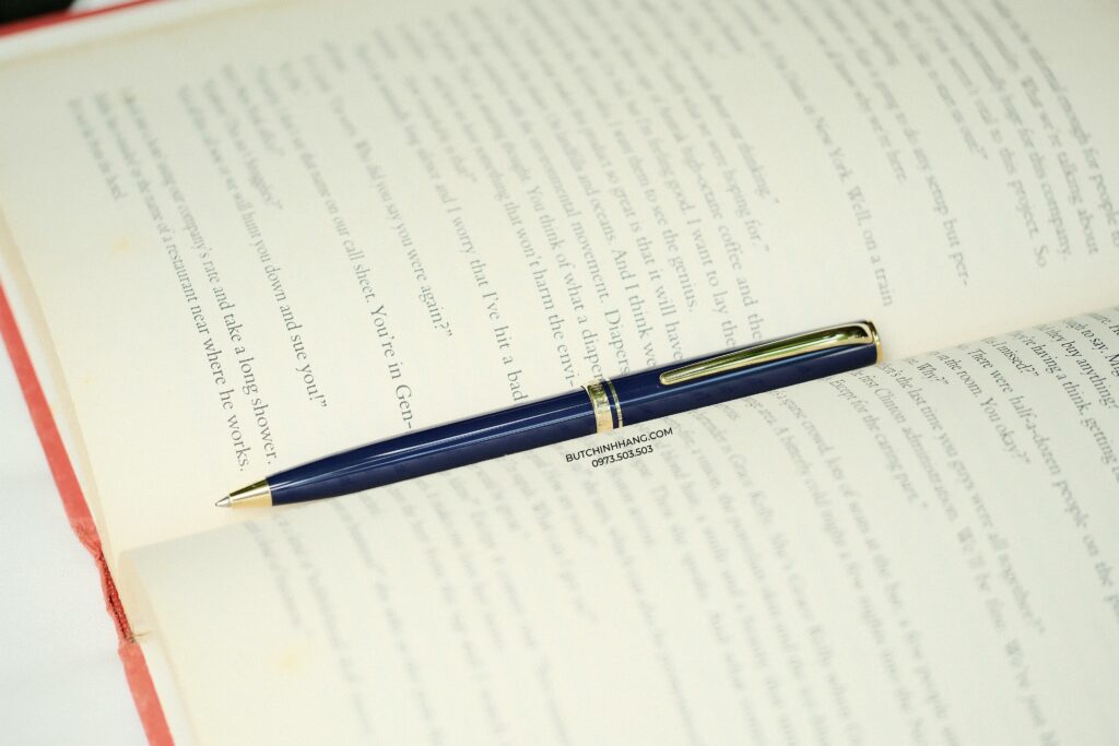 Mẫu bút Montblanc Generation hiếm gặp cùng sự hoà trộn của xanh navy và vàng gold - DSCF9230