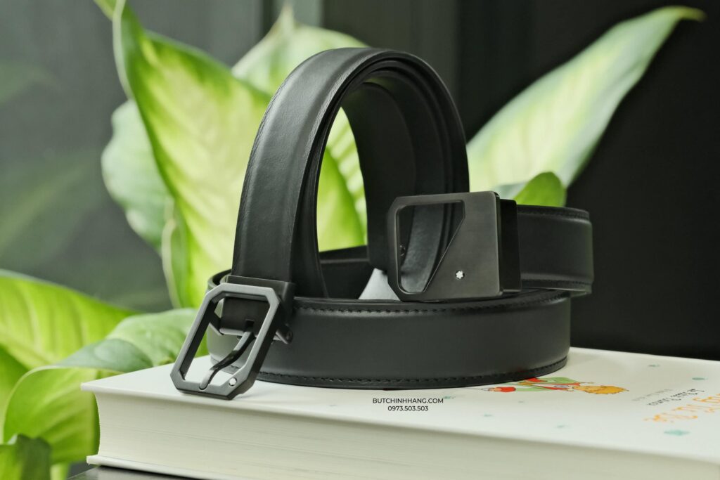 Bắt kịp xu hướng thời trang và phong cách đỉnh cao với bộ đôi thắt lưng Montblanc màu đen Plain Leather Belt 123903 & 123902  - bat kip xu huong thoi trang va phong cach dinh cao voi bo doi that lung montblanc mau den plain leather belt 123903 amp 123902