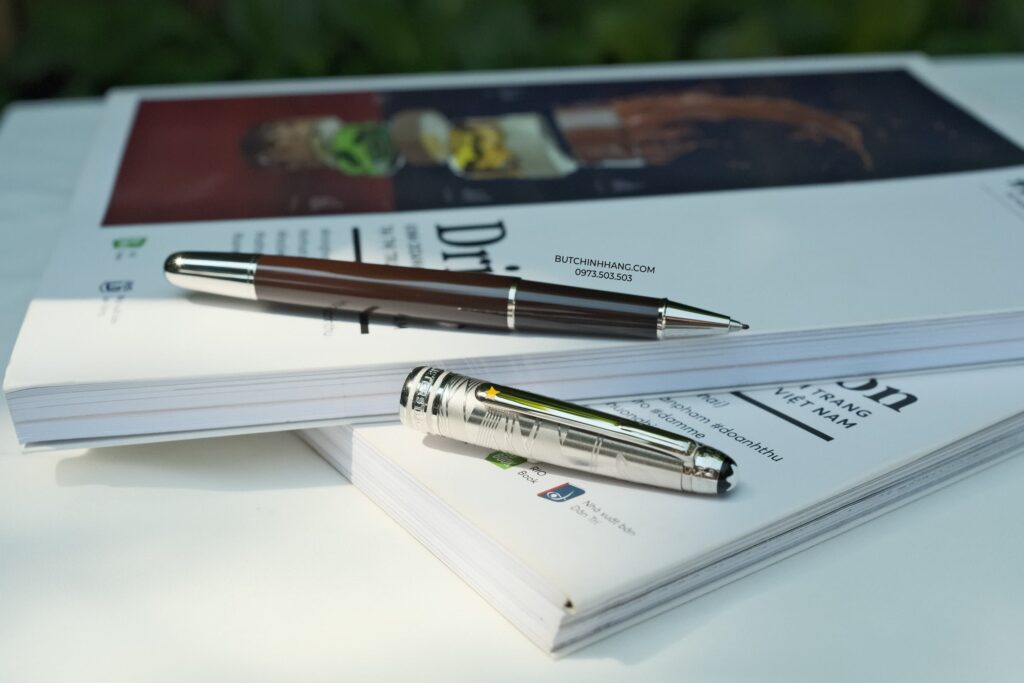 Le Petit Prince - Cuốn tiểu thuyết được tái hiện trên mẫu bút Montblanc Meisterstuck Le Petit Prince Doué Classique - le petit prince cuon tieu thuyet duoc tai hien tren mau but montblanc meisterstuck le petit prince doue classique 2