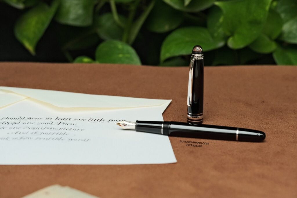Chiếc bút máy kim cương 145 đến từ thương hiệu Montblanc xa xỉ - chiec but may kim cuong 145 den tu thuong hieu montblanc xa xi 1