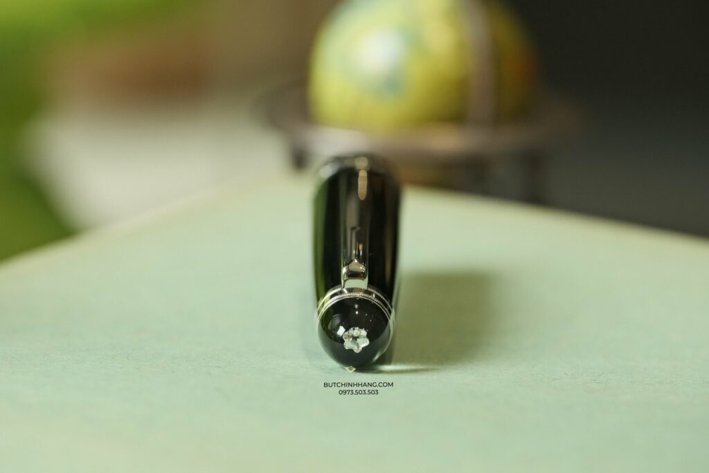 To lớn nhất, hoành tráng nhất của dòng bút quý hiếm Montblanc Meisterstuck Diamond - Phiên bản Legrand đầy sự tráng lệ - to lon nhat hoanh trang nhat cua dong but quy hiem montblanc meisterstuck diamond phien ban legrand day su trang le 2