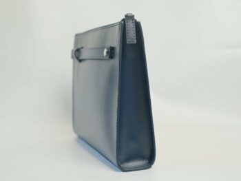 Ví cầm tay Montblanc Clutch Pochette Meisterstück Navy 126067 - vi cam tay montblanc clutch pochette meisterstuck navy 126069 scaled