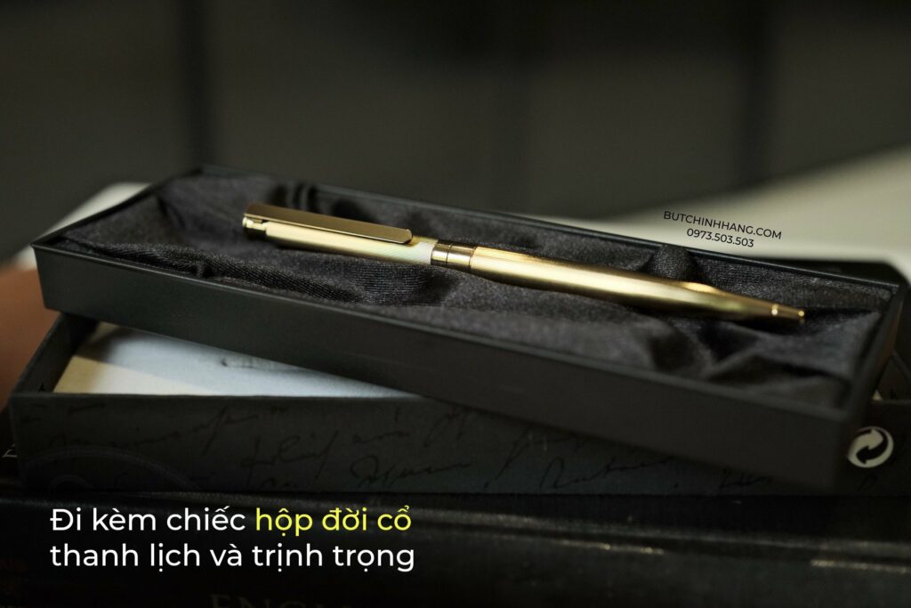 Cổ điển nhưng đầy cá tính, chiếc bút Noblesse Oblige mang sắc vàng rực rỡ - co dien nhung day ca tinh chiec but noblesse oblige mang sac vang ruc ro 1