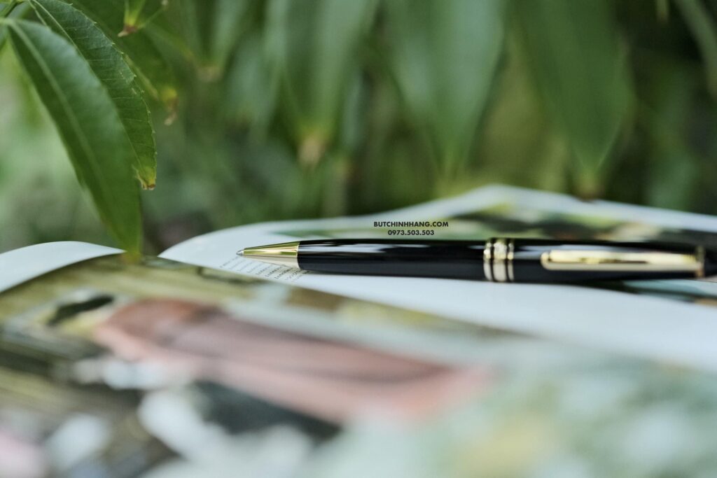 Bút Montblanc Meisterstuck Classique Gold Coated BallPoint Pen 10883 - but montblanc meisterstuck classique gold coated ballpoint pen 10883