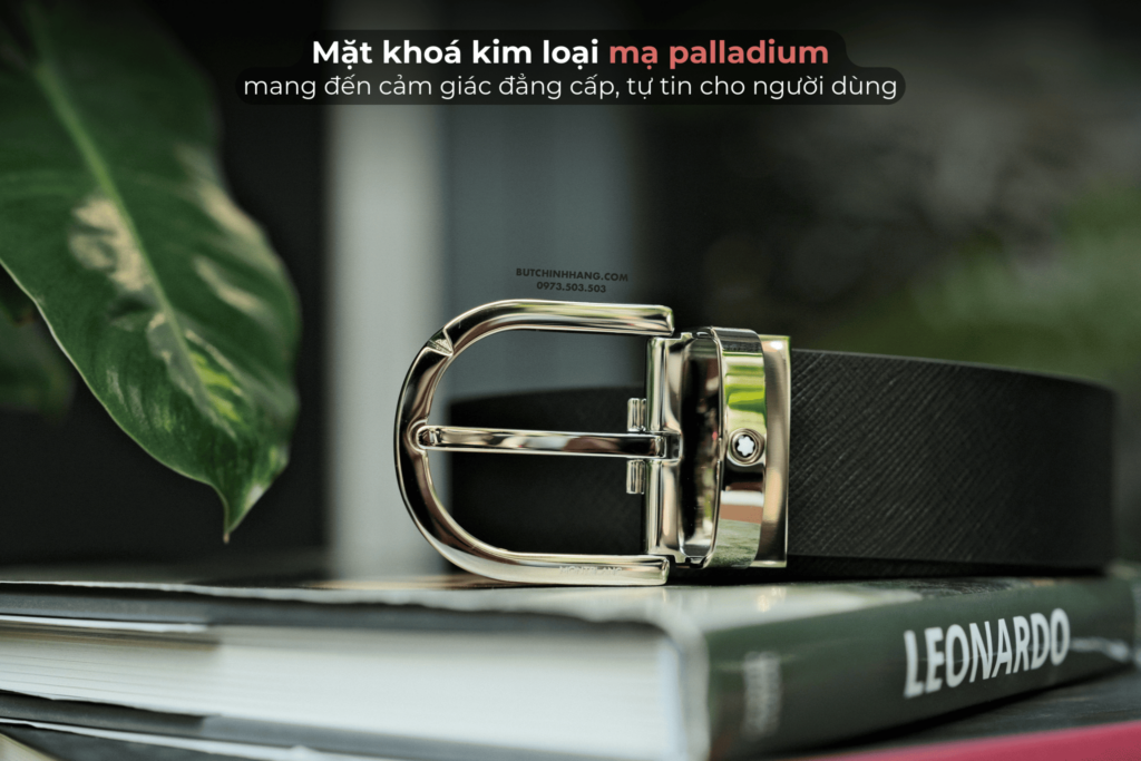 Kết hợp giữa màu đen và nâu đỏ, mẫu thắt lưng Montblanc với da dập vân saffiano Reversible Black&Mosto đầy lịch thiệp - ket hop giua mau den va nau do mau that lung montblanc voi da dap van saffiano reversible blackampmosto day lich thiep 3
