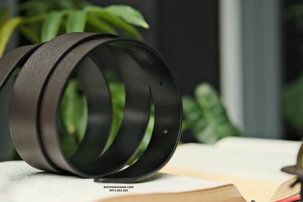 Thắt lưng Montblanc Roll Pin Buckle PVD Black Reversible Brown Grainy&Black Plain Leather Belt 131187 - 3,5cm - that lung montblanc roll pin buckle pvd black reversible brown grainyampblack plain leather belt 131187 35cm