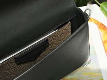Túi Montblanc Meistertsuck Selection Soft Mini Bag 131237 9 Túi đeo chéo Montblanc Meistertsuck Selection Soft Mini Bag 131237 - tui deo cheo montblanc meistertsuck selection soft mini bag 131240