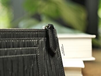 Ví đựng thẻ Montblanc Meisterstuck 4810 Card Holder 8cc with Zipped Pocket Black 130931 - vi dung the montblanc meisterstuck business card holder with flap black 130088